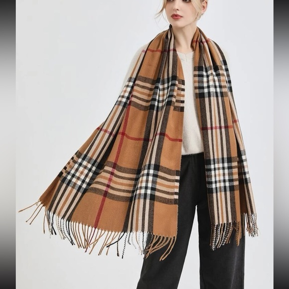 Winter Collection ❄️| Euro Style NEW Luxe Plaid Scarf with Elegant Fringe Trim - Picture 4 of 6